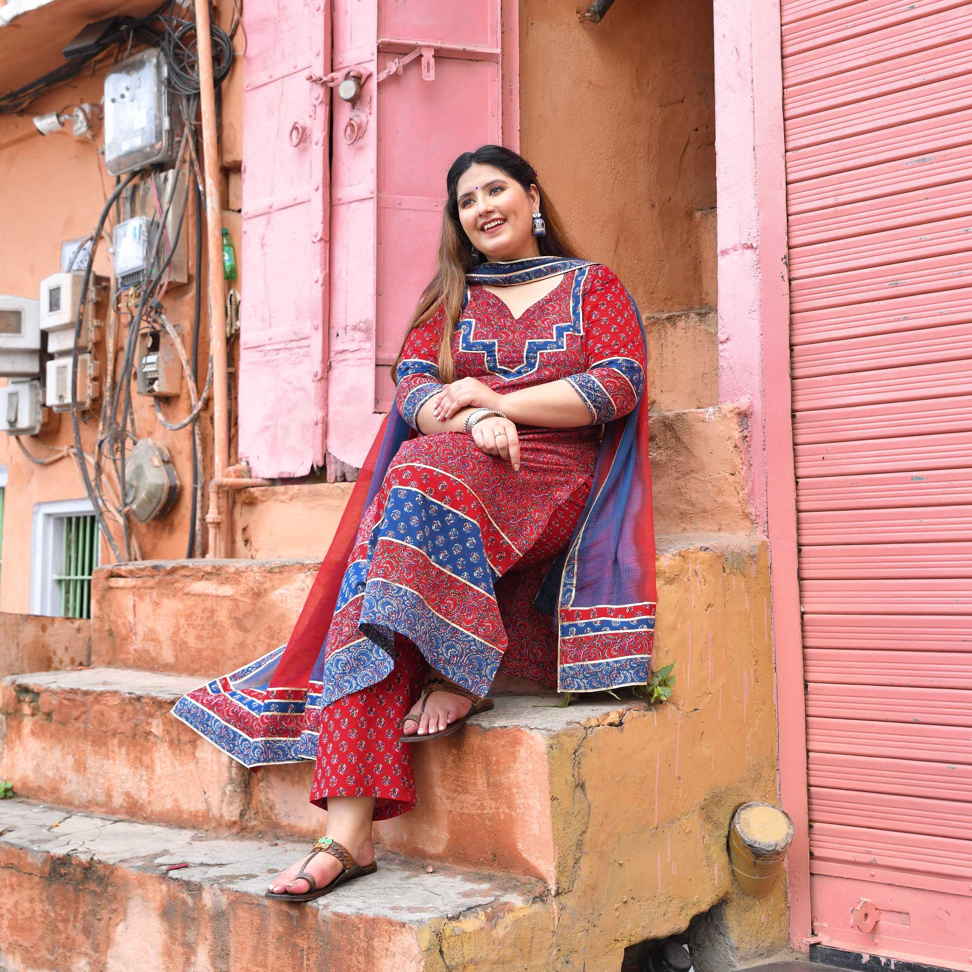 Woman in punjabi salwar kameez hi-res stock photography and images - Alamy
