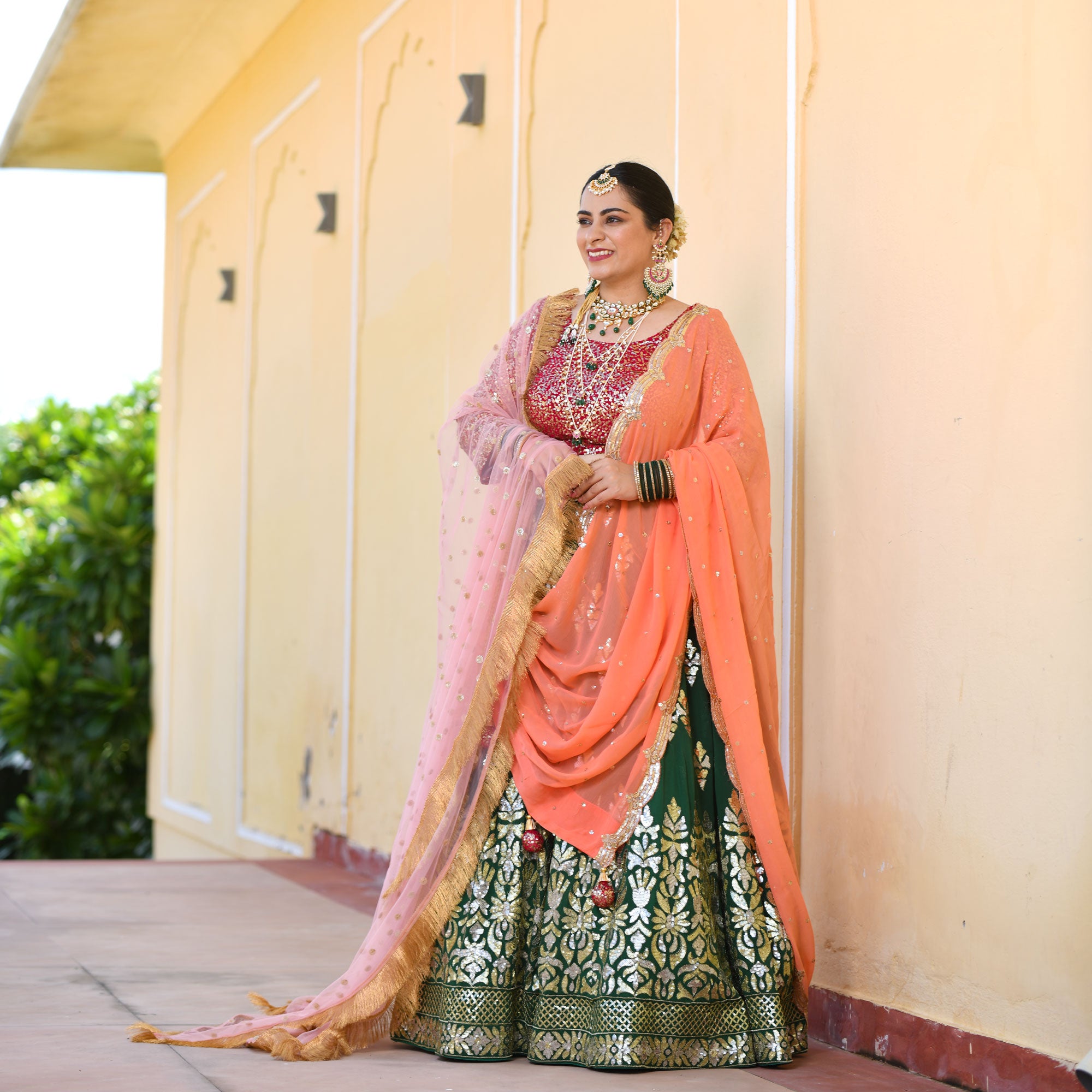 Red and Green Color Wedding lehenga | Vestidos hindues, Traje étnico,  Fashionista